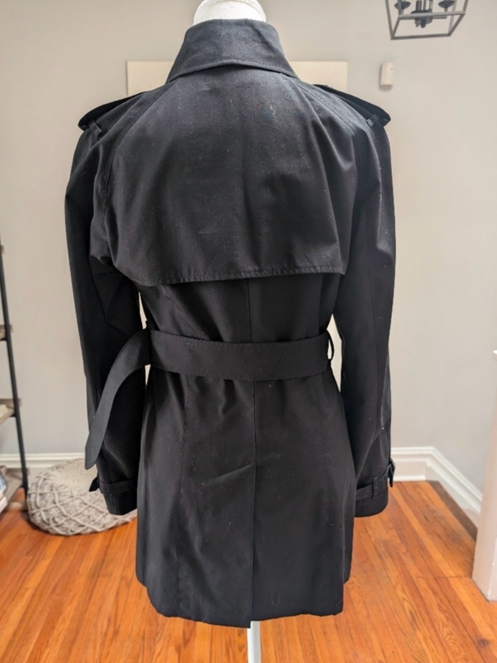Burberry Classic Black Double-Breasted Trench Coat - Picture 3 of 7